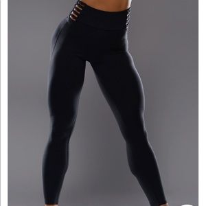 Bombshell Leggings “Put a ring on it” style